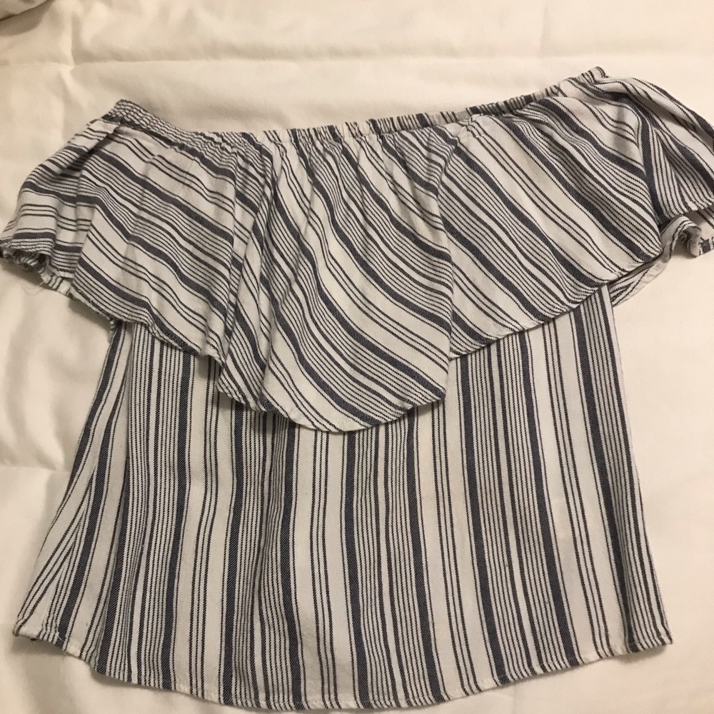 WAYF off the shoulder blouse